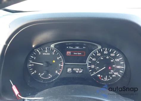 2014 Nissan Pathfinder Platinum из США, поврежденный, VIN 5N1AR2MM3EC642720